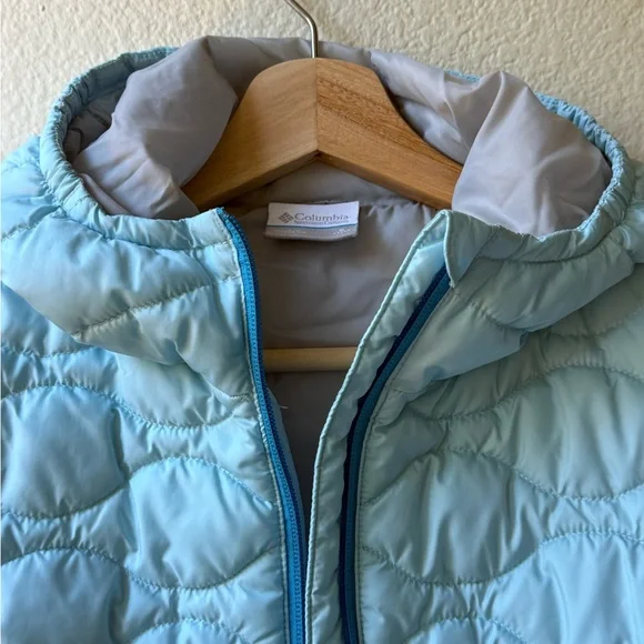 Columbia Two-Tone Blue Puffer Jacket for Kids - Picture 4 of 9